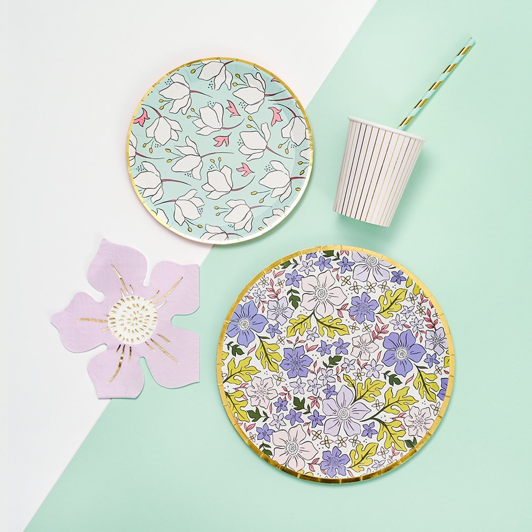 In Full Bloom Small Paper Plates 7.25" - bubblegum market