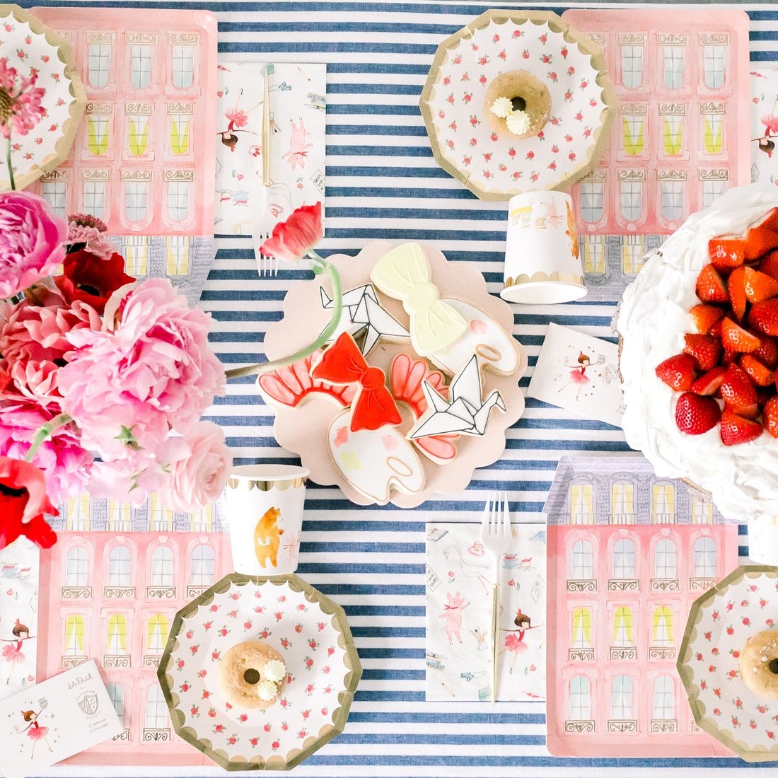 Lola Dutch Maison Paper Plates - bubblegum market