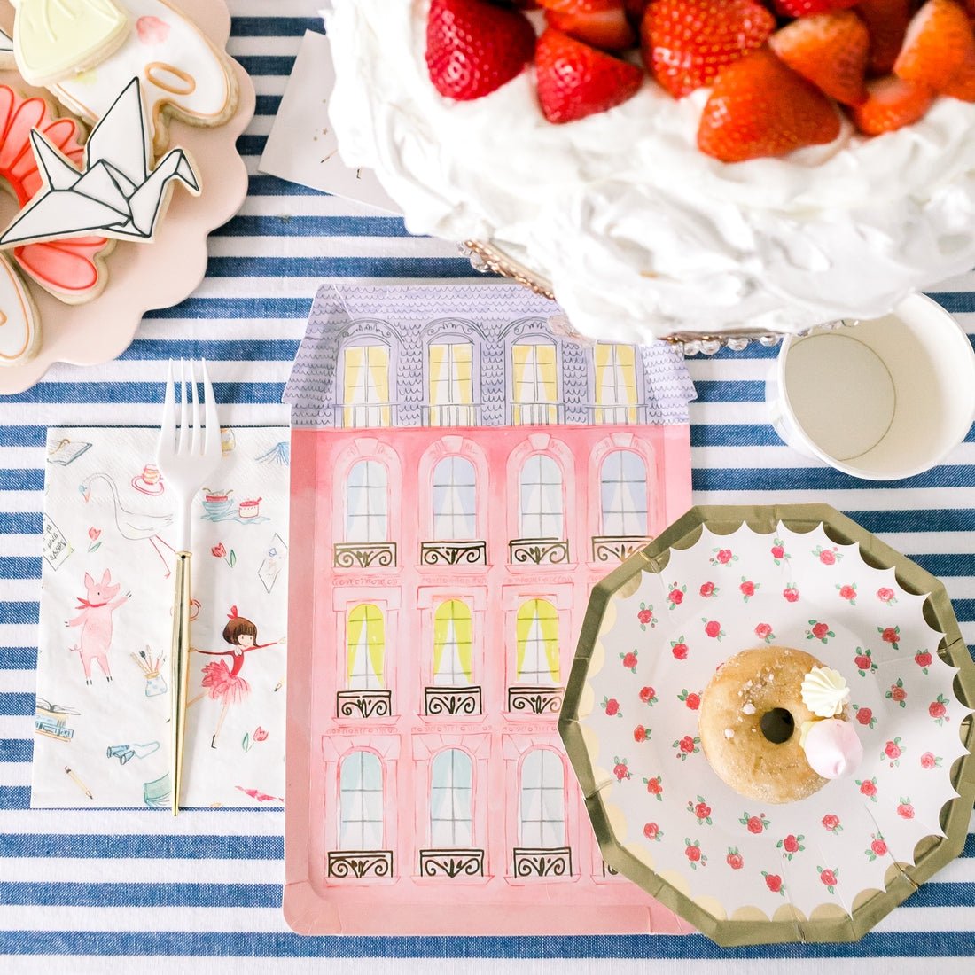 Lola Dutch Maison Paper Plates - bubblegum market