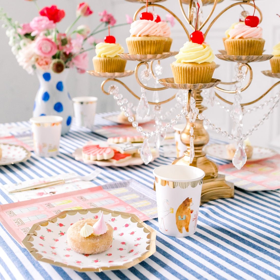 Lola Dutch Tea Rose Paper Plates 7.5" - bubblegum market