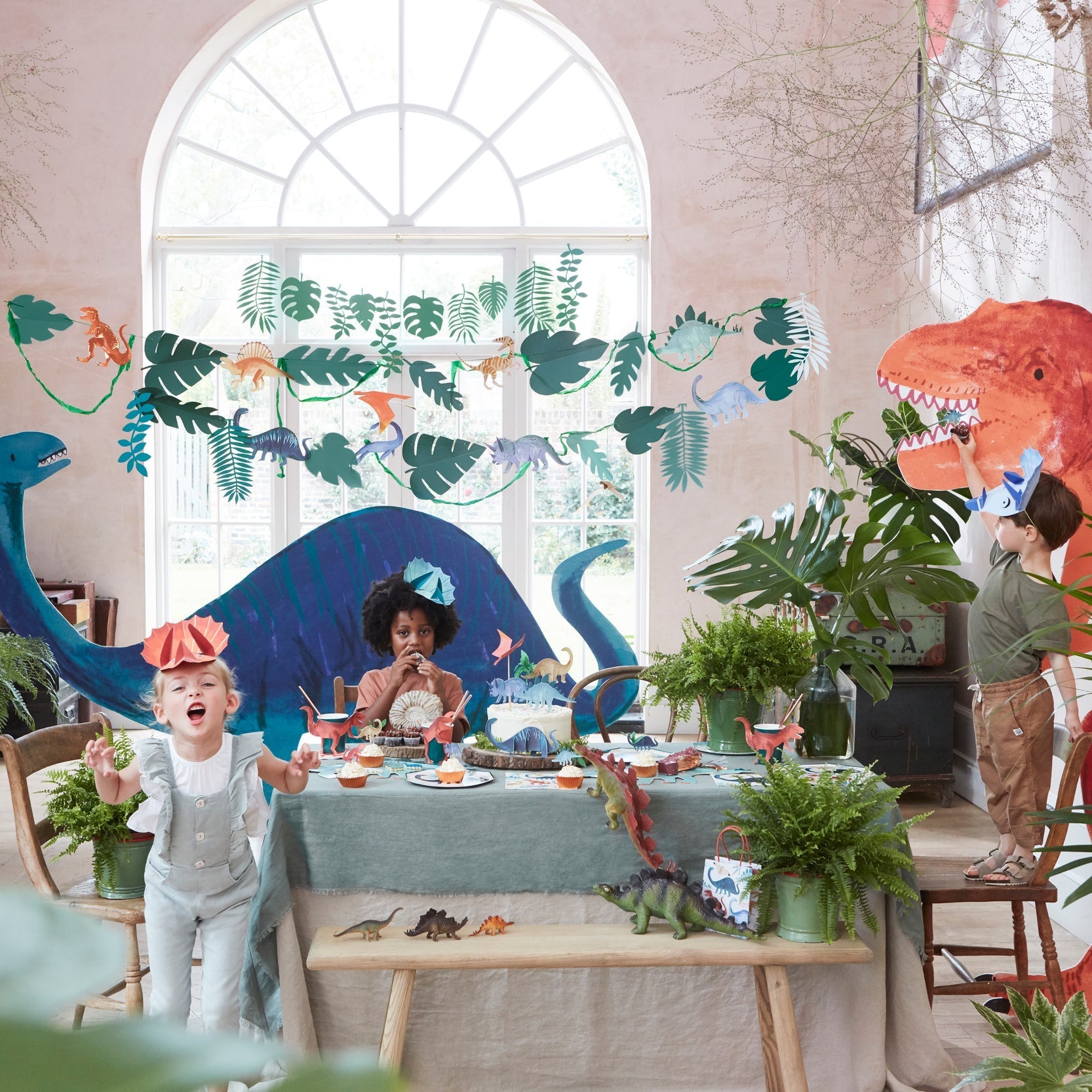 Meri Meri Party Dinosaur Kingdom Large Garland - bubblegum market