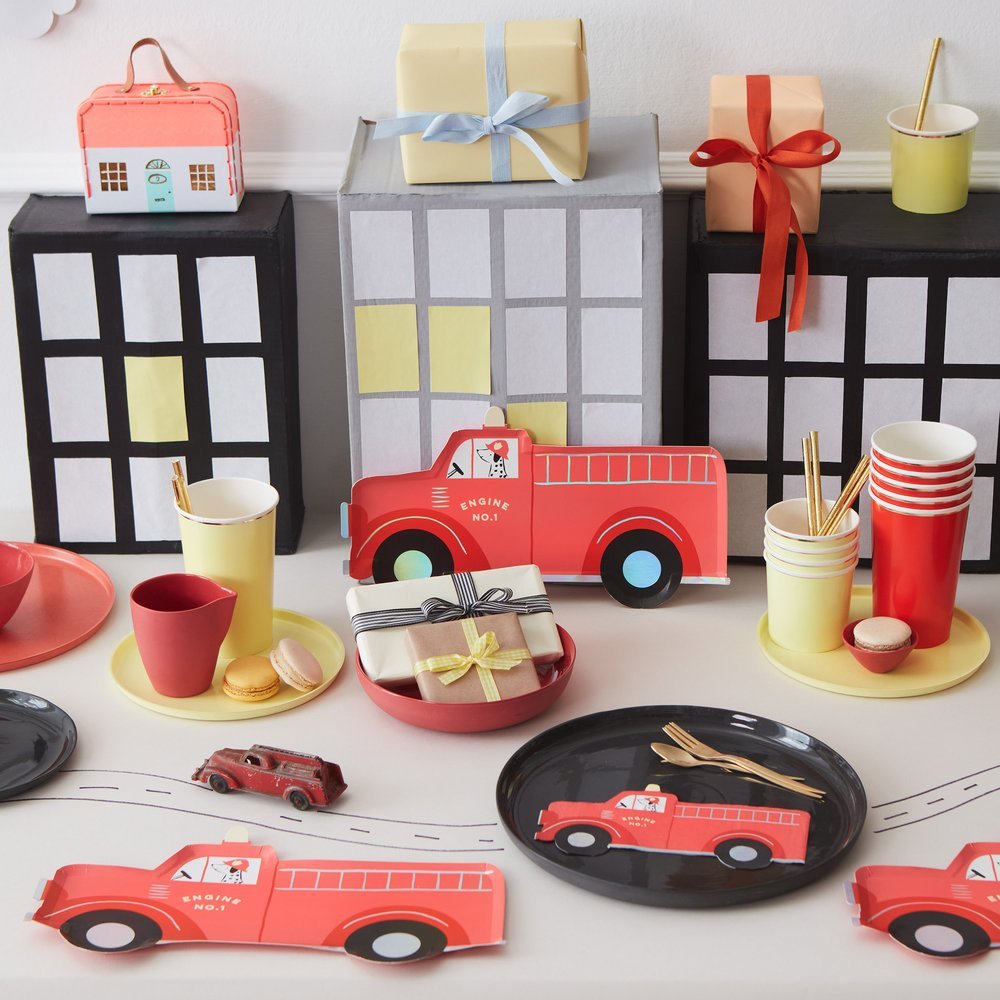 Meri Meri Party Fire Truck Plates - bubblegum market