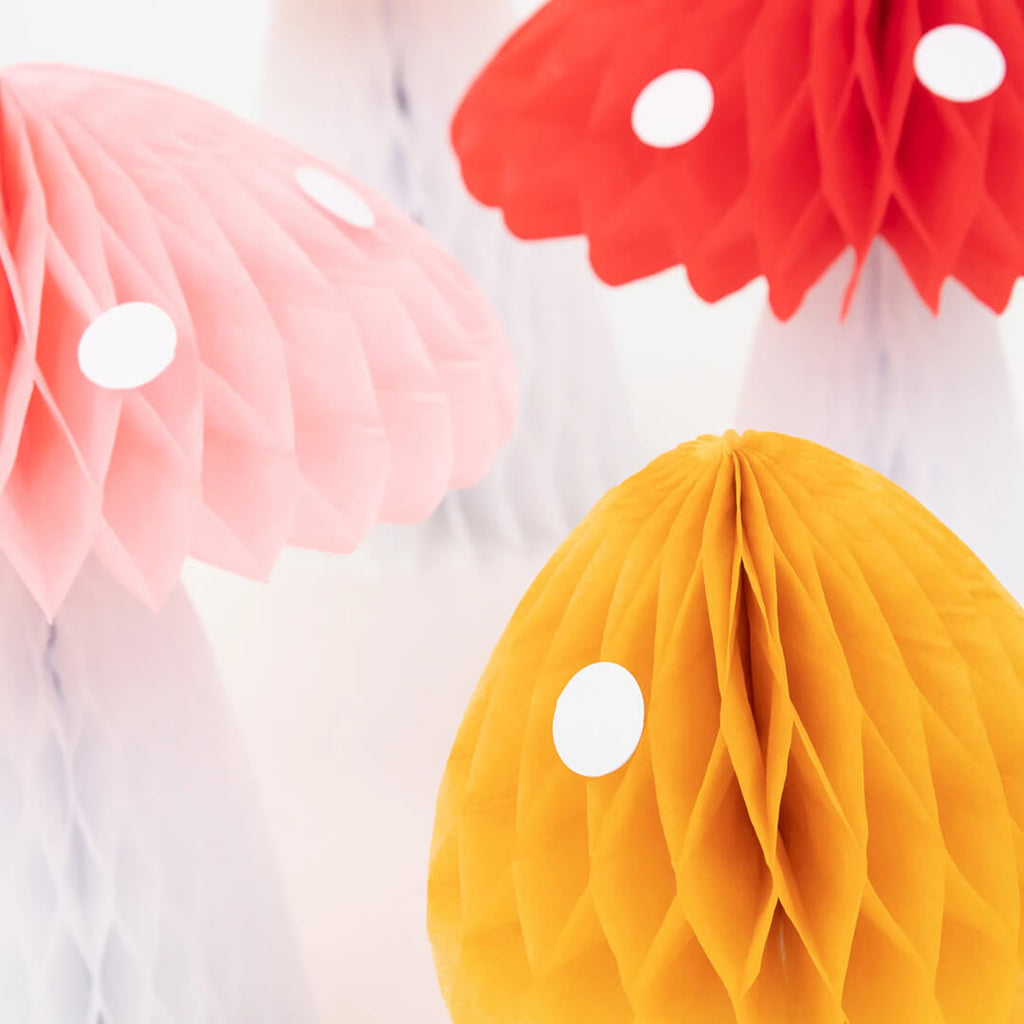 meri-meri-party-honeycomb-mushroom-decorations-close-up