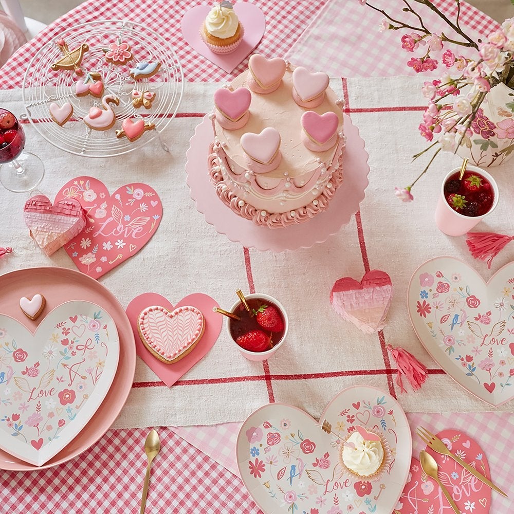 meri-meri-party-valentine-heart-die-cut-plates-styled