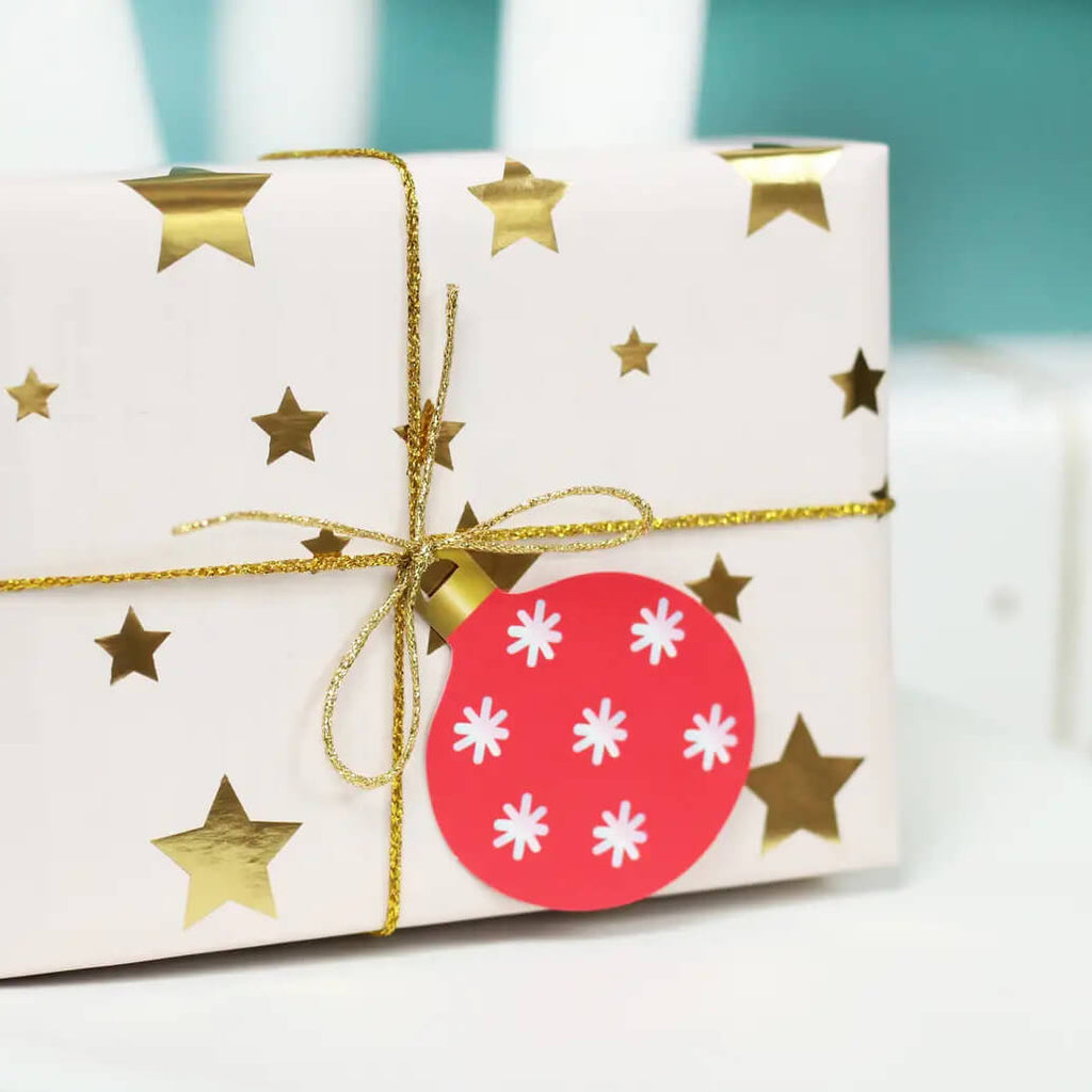 merrilulu-christmas-ornament-gift-tag-styled-present