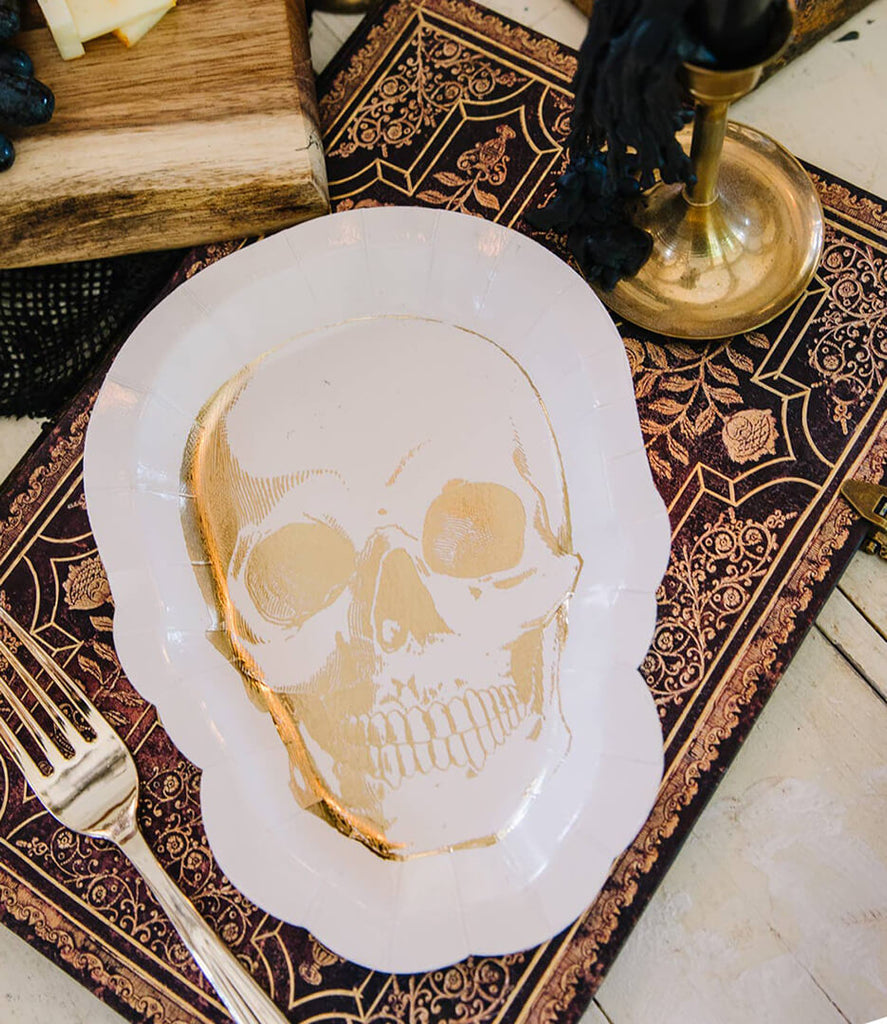my-minds-eye-skull-shaped-halloween-plates